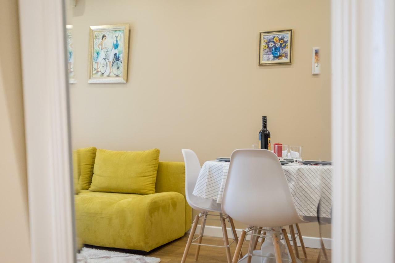Modern 2 Bedroom Apartment Next To Vitosha Str. صوفيا المظهر الخارجي الصورة