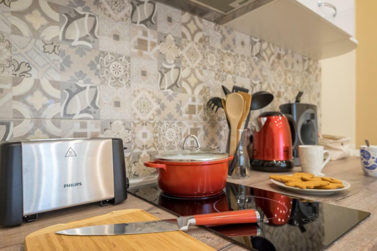 Modern 2 Bedroom Apartment Next To Vitosha Str. صوفيا المظهر الخارجي الصورة