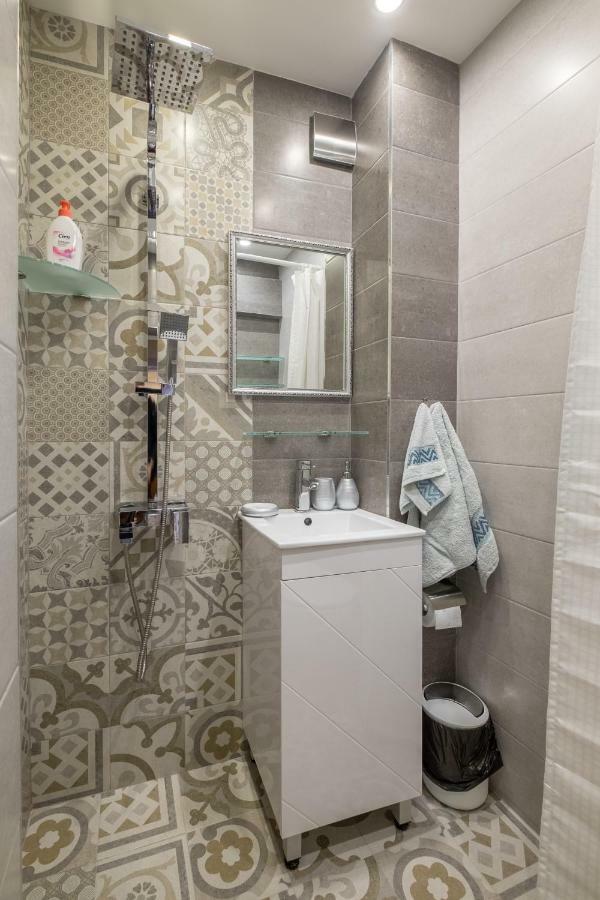 Modern 2 Bedroom Apartment Next To Vitosha Str. صوفيا المظهر الخارجي الصورة