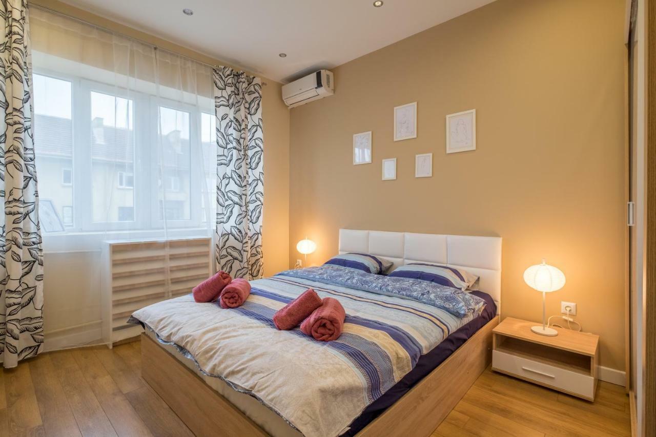 Modern 2 Bedroom Apartment Next To Vitosha Str. صوفيا المظهر الخارجي الصورة