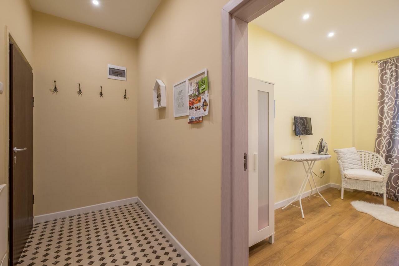 Modern 2 Bedroom Apartment Next To Vitosha Str. صوفيا المظهر الخارجي الصورة