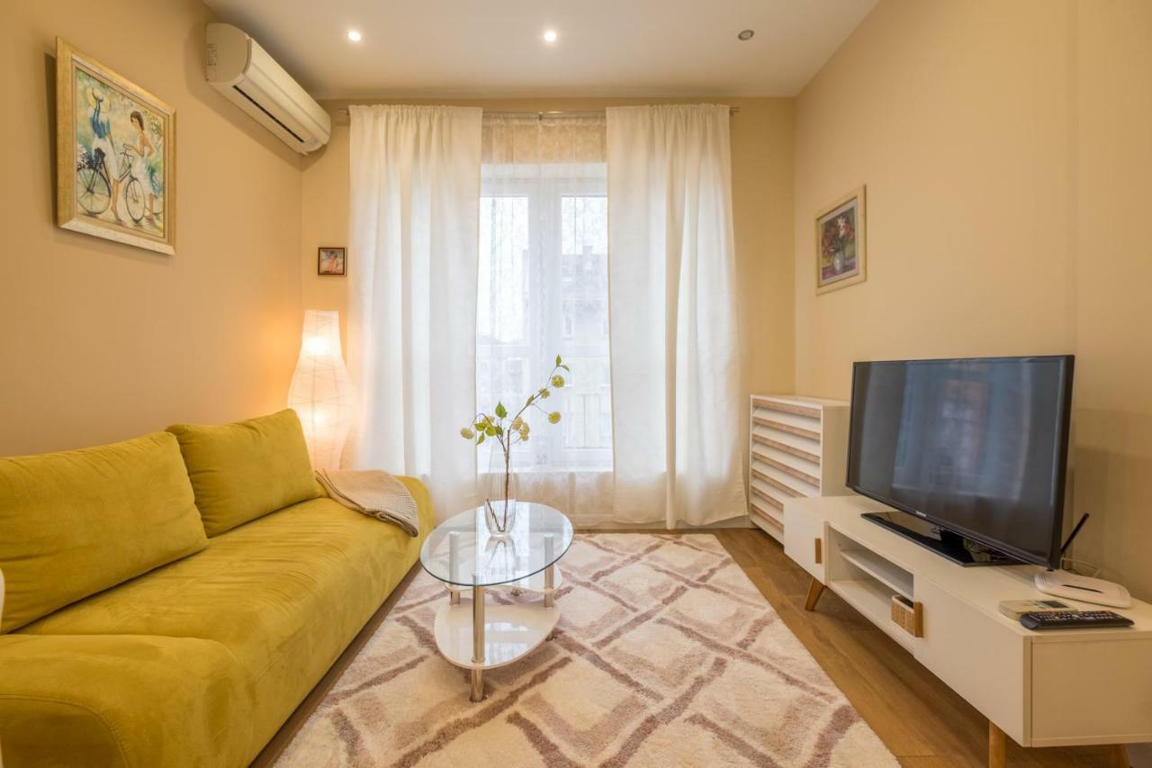Modern 2 Bedroom Apartment Next To Vitosha Str. صوفيا المظهر الخارجي الصورة