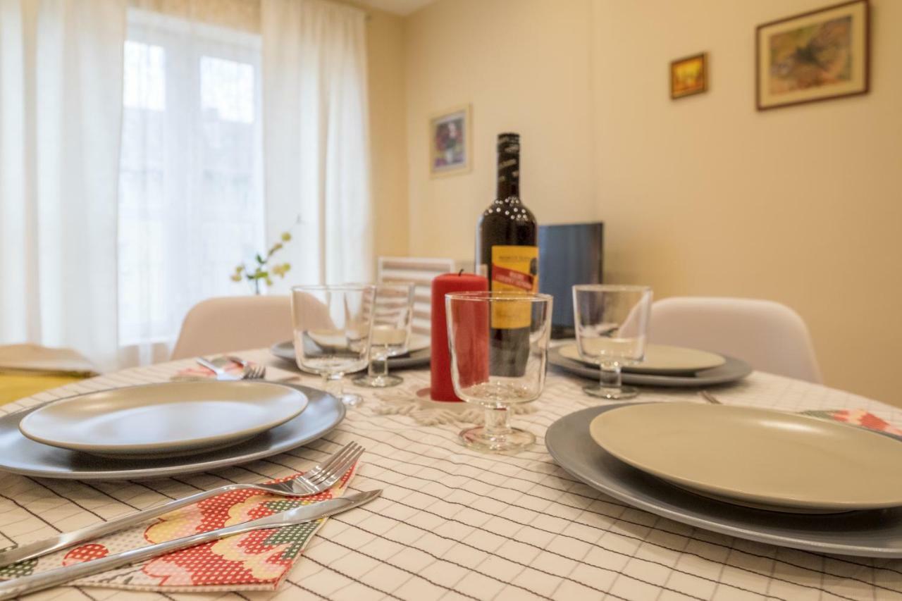 Modern 2 Bedroom Apartment Next To Vitosha Str. صوفيا المظهر الخارجي الصورة