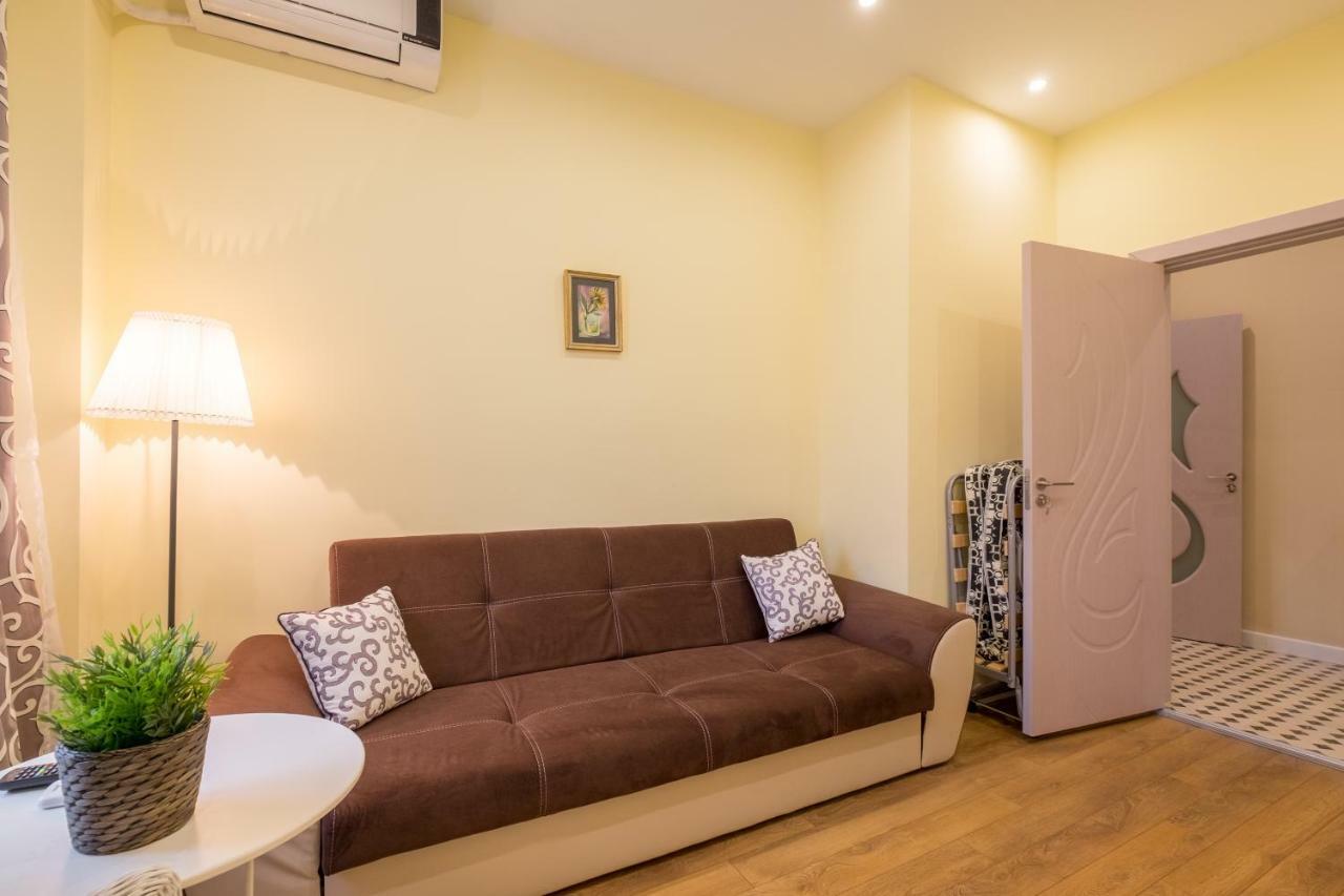 Modern 2 Bedroom Apartment Next To Vitosha Str. صوفيا المظهر الخارجي الصورة