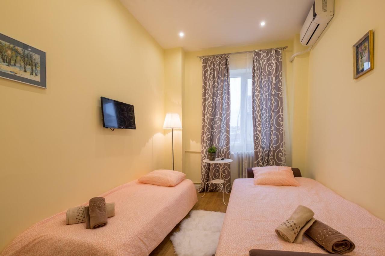 Modern 2 Bedroom Apartment Next To Vitosha Str. صوفيا المظهر الخارجي الصورة