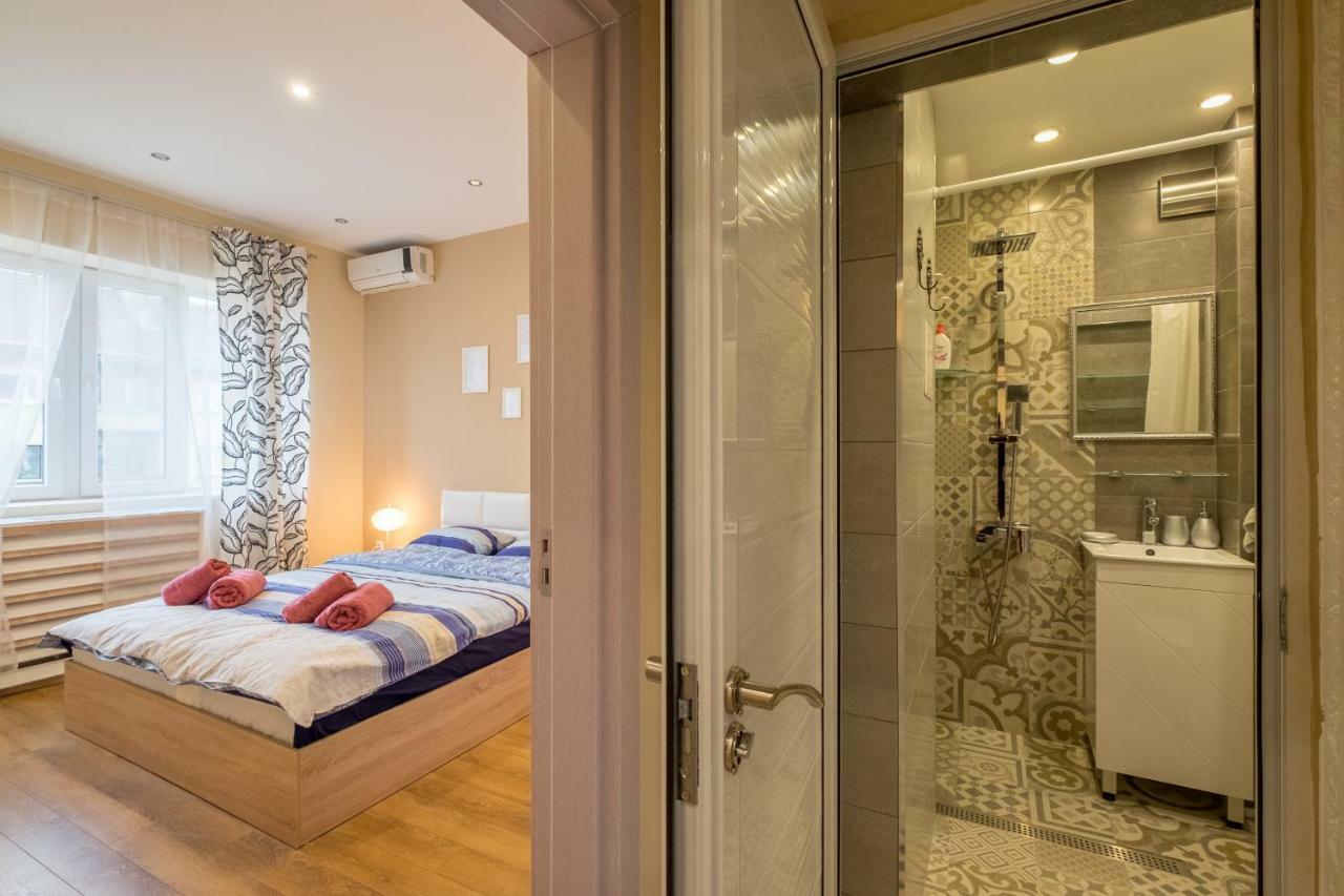 Modern 2 Bedroom Apartment Next To Vitosha Str. صوفيا المظهر الخارجي الصورة
